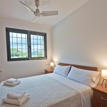 Hostal La Salut De Terrades ภายนอก รูปภาพ
