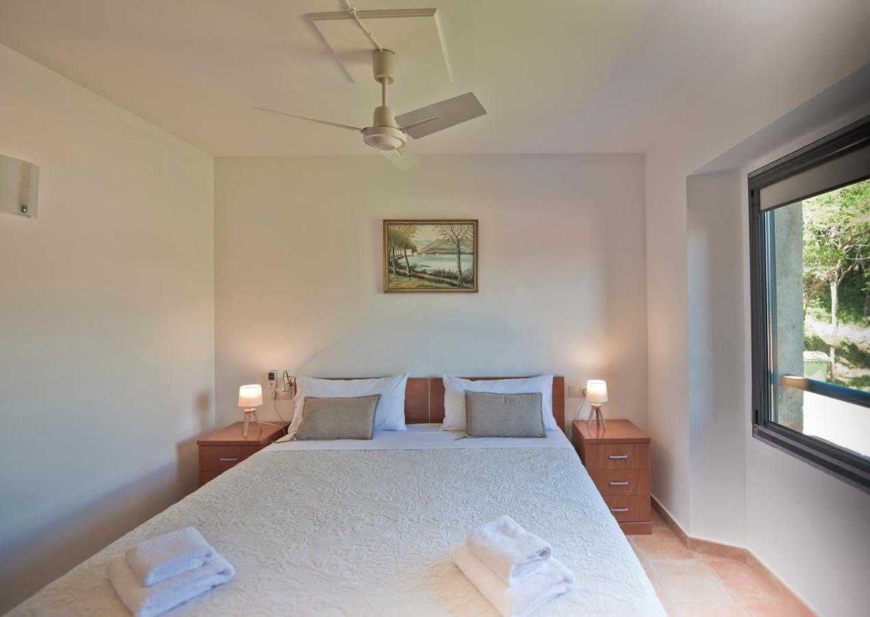 Hostal La Salut De Terrades ภายนอก รูปภาพ