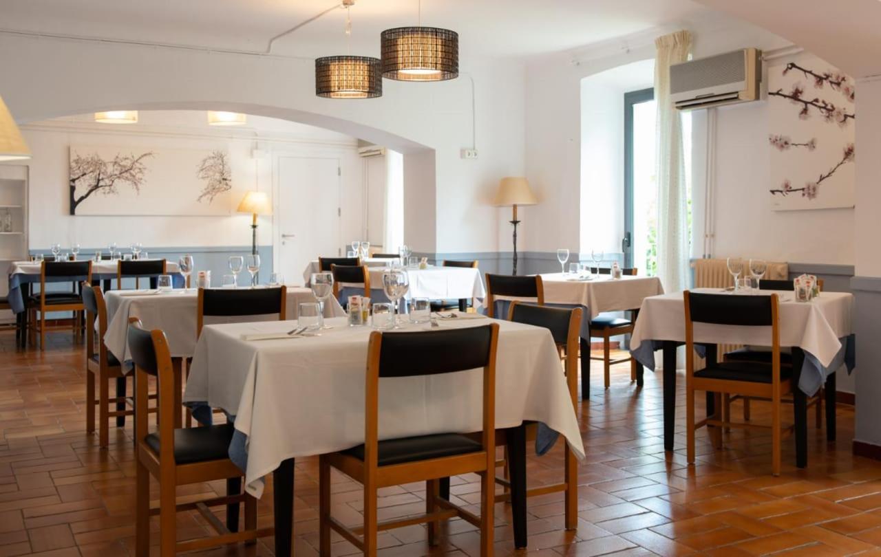 Hostal La Salut De Terrades ภายนอก รูปภาพ