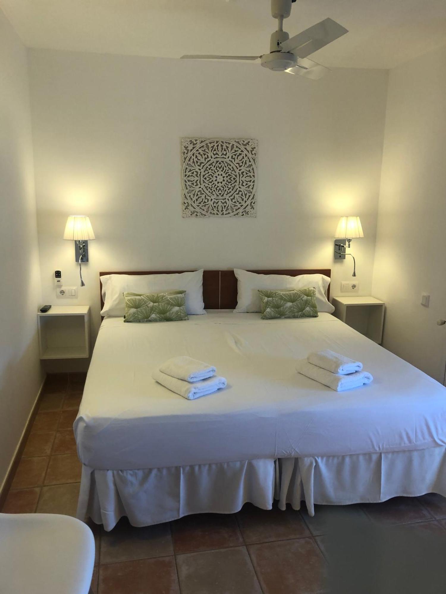 Hostal La Salut De Terrades ภายนอก รูปภาพ